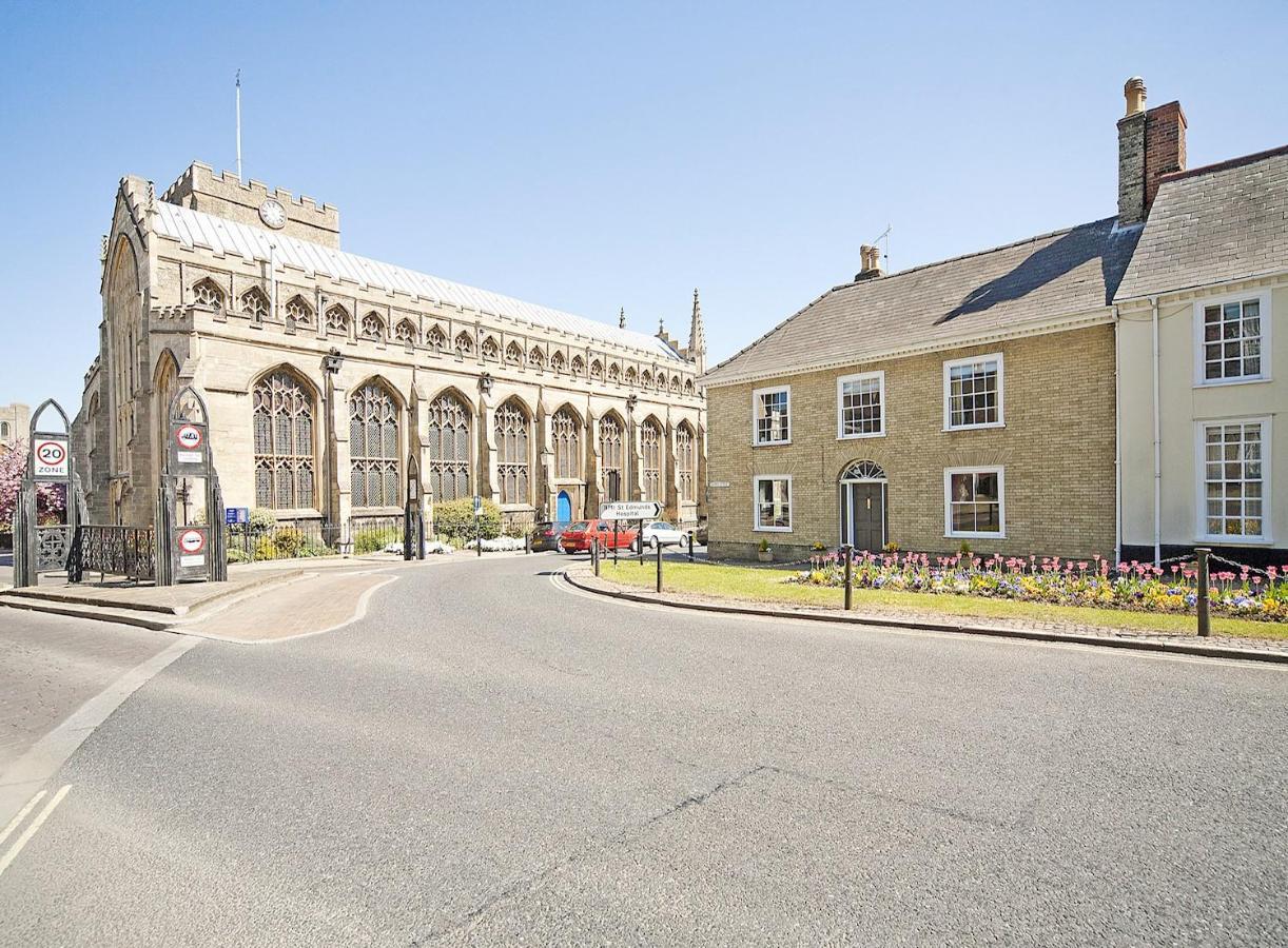 Crownplace Bury St. Edmunds Exterior foto